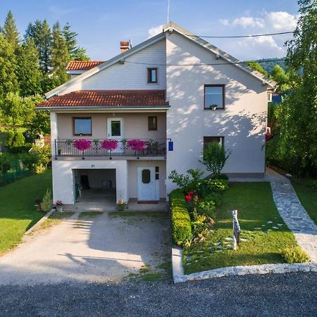 Breza Guesthouse Слуни Екстериор снимка