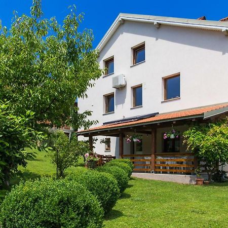 Breza Guesthouse Слуни Екстериор снимка