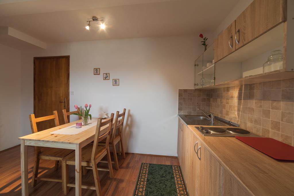 Breza Guesthouse Слуни Екстериор снимка