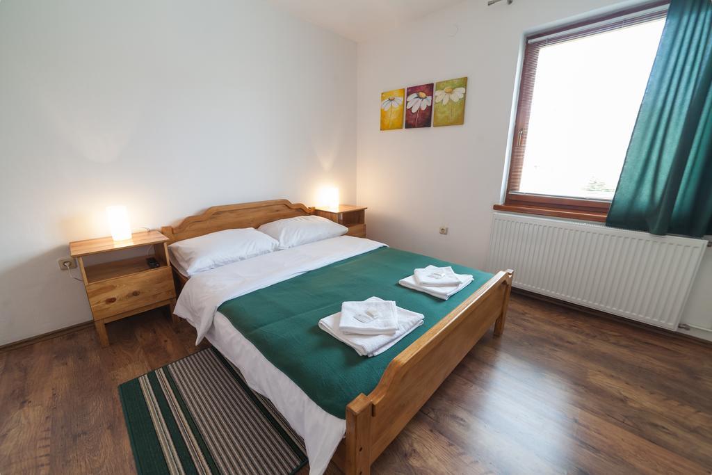 Breza Guesthouse Слуни Екстериор снимка