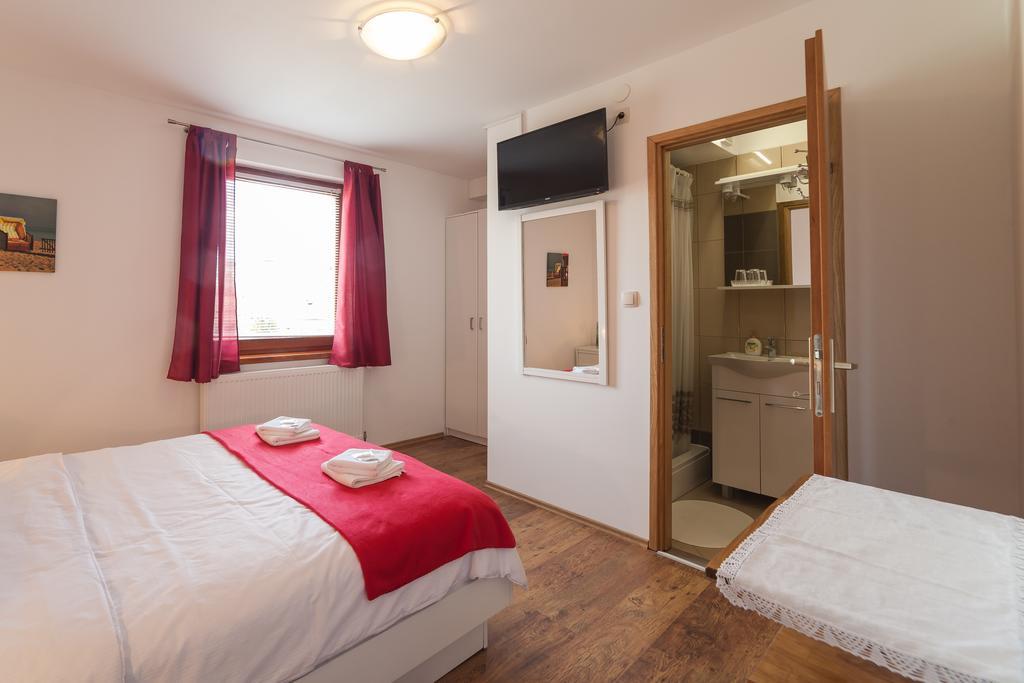 Breza Guesthouse Слуни Екстериор снимка