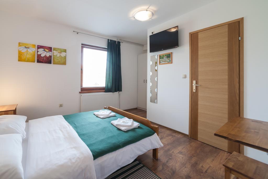 Breza Guesthouse Слуни Екстериор снимка