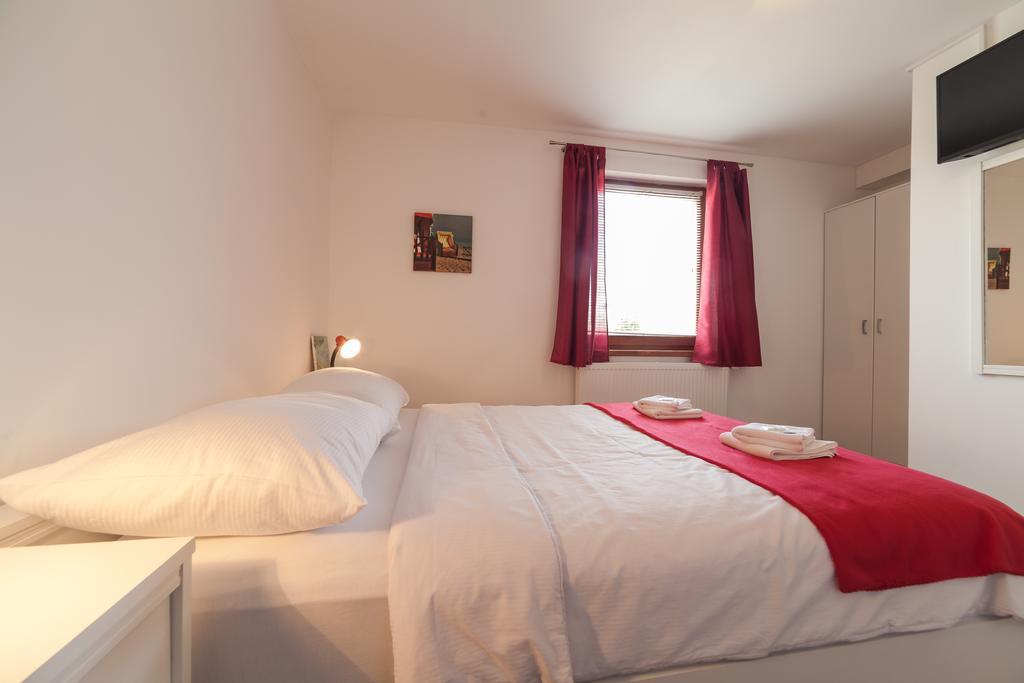 Breza Guesthouse Слуни Екстериор снимка