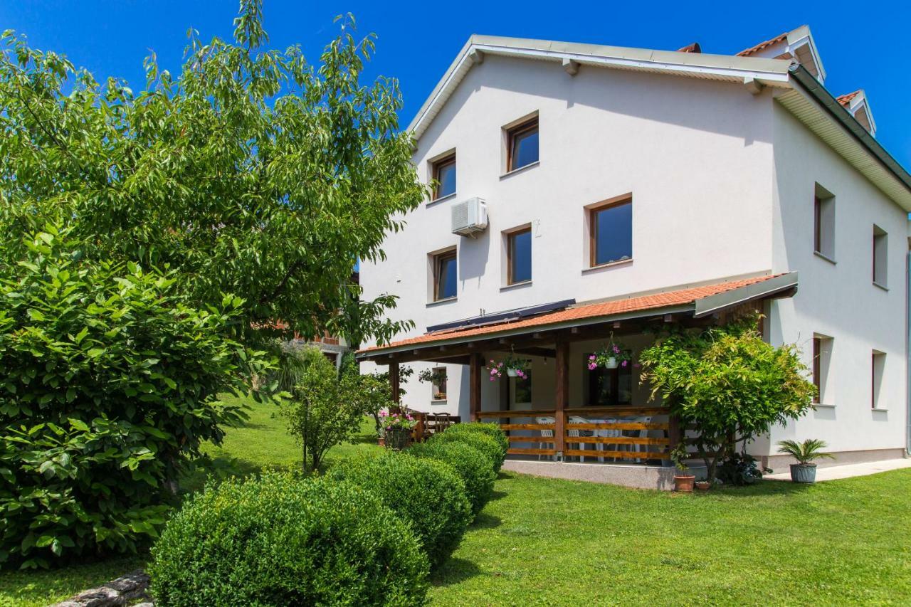 Breza Guesthouse Слуни Екстериор снимка