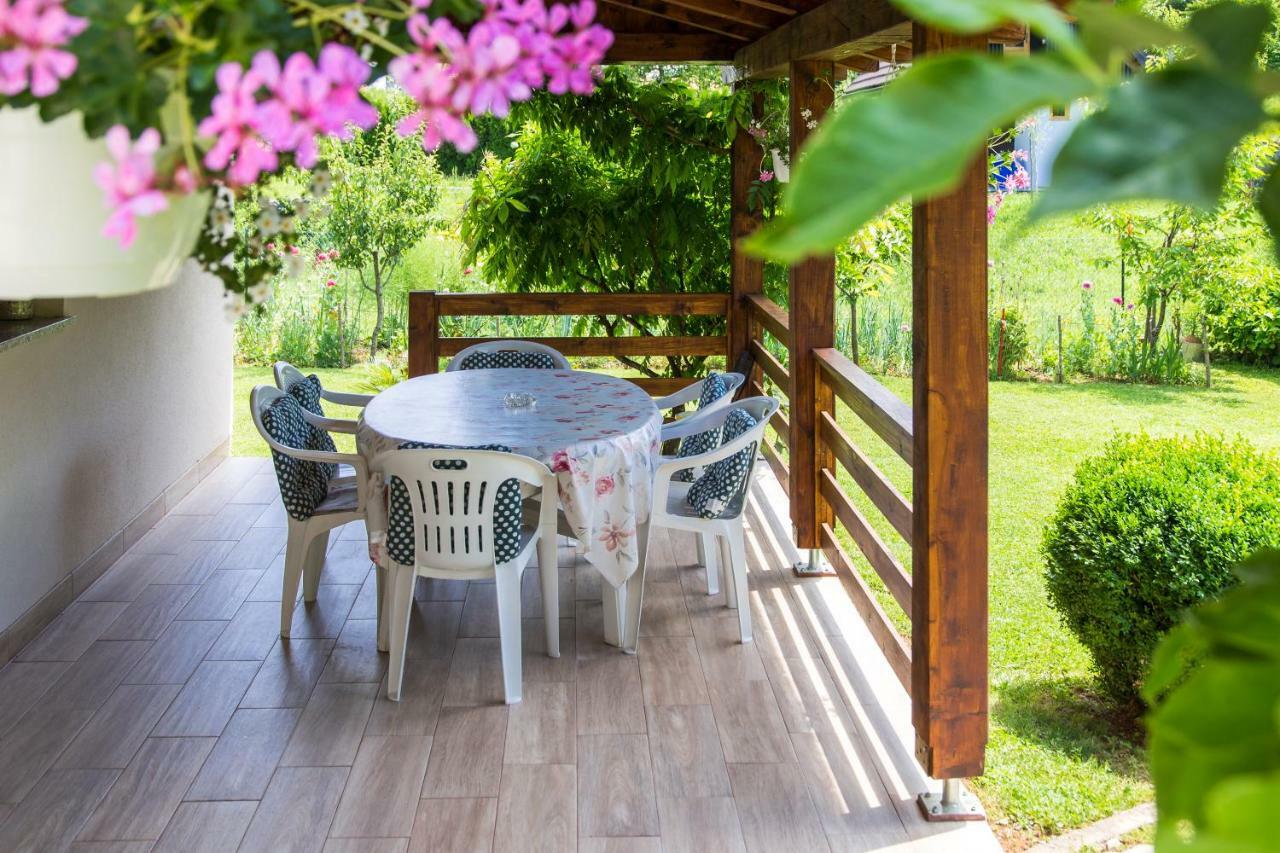 Breza Guesthouse Слуни Екстериор снимка